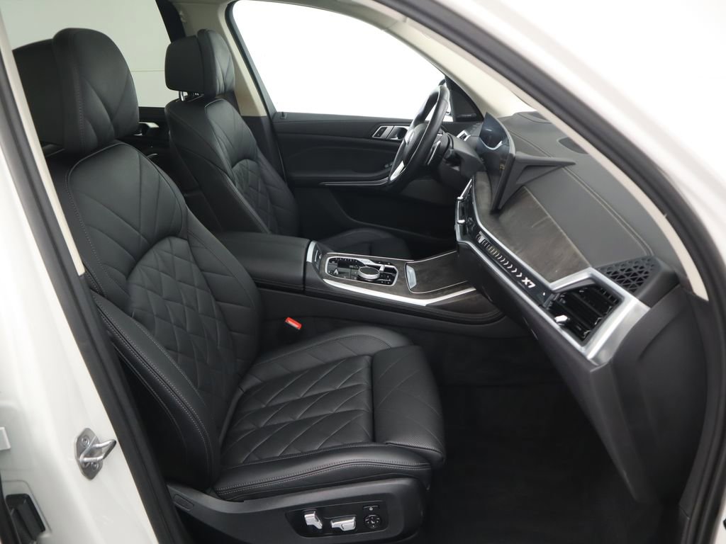 Used 2023 BMW X7 xDrive40i w/ Premium Package image 21