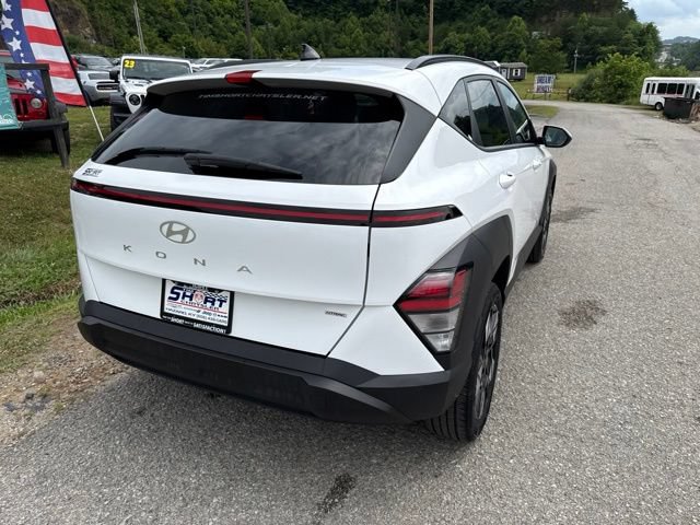 Used 2025 Hyundai Kona SEL AWD/4WD image 3