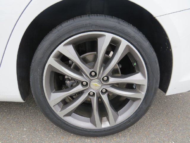 Used 2022 Chevrolet Malibu LT FWD image 11