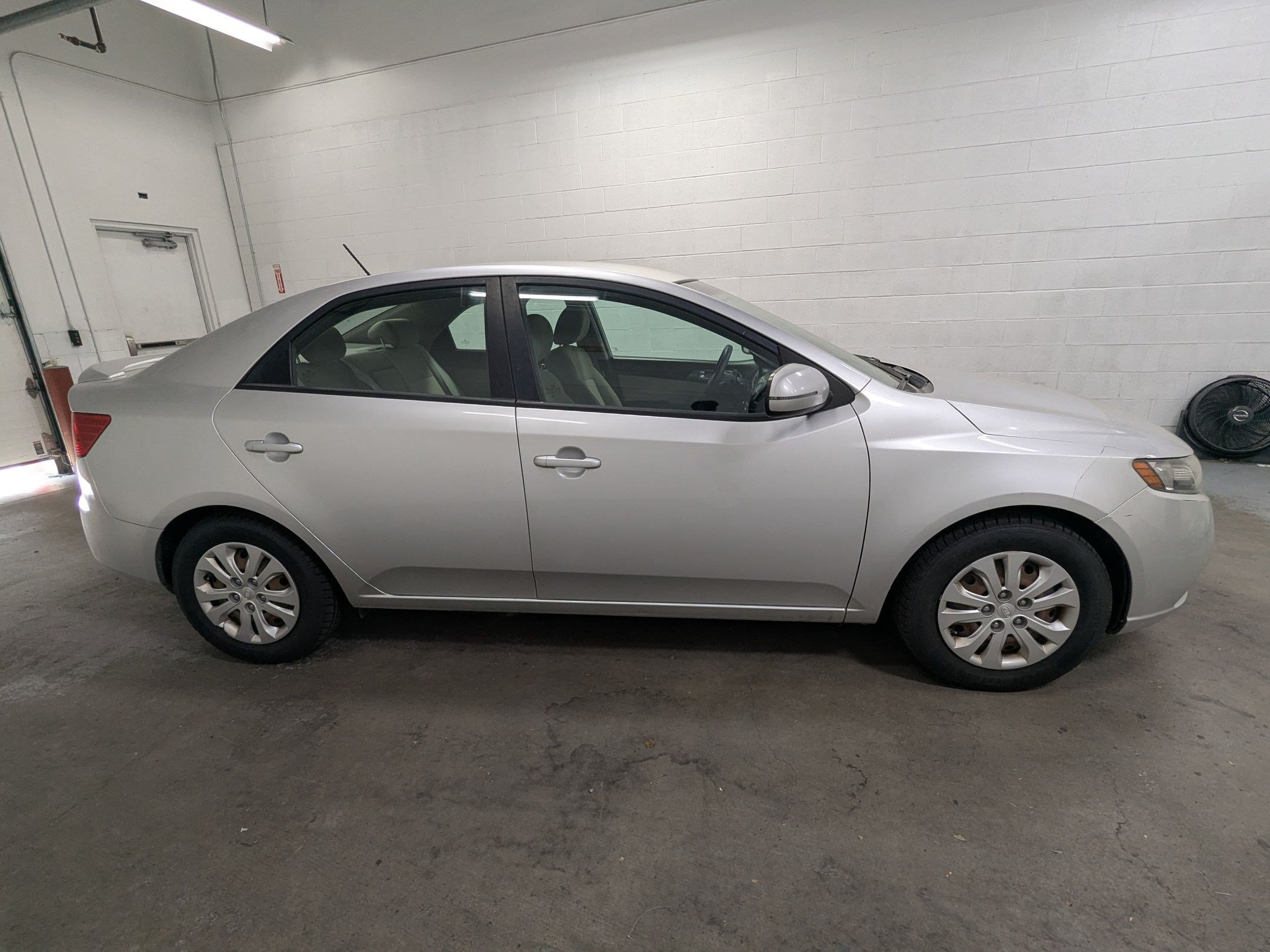 Used 2013 Kia Forte EX w/ Fuel Economy Pkg FWD image 3