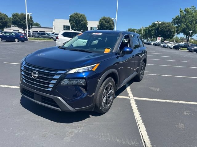 Used 2025 Nissan Rogue SV FWD image 9
