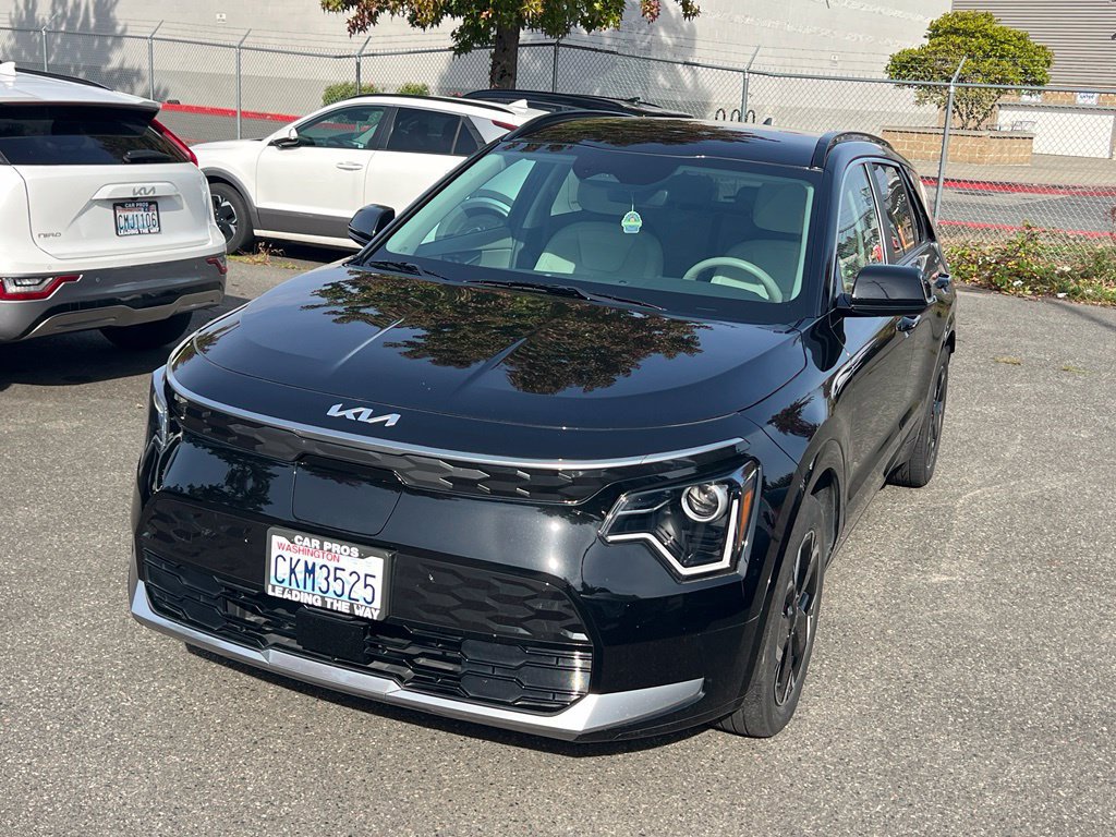 Certified 2023 Kia Niro Wind w/ Wind Preserve Package FWD image 5