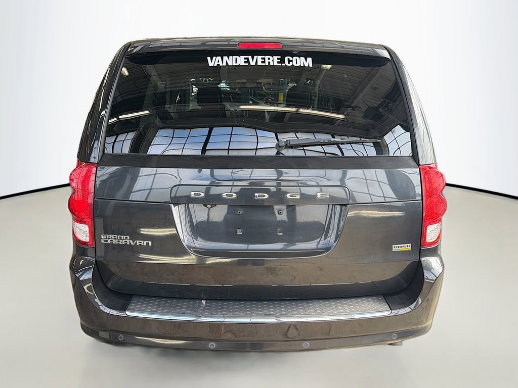 Used 2018 Dodge Grand Caravan SE w/ UConnect Hands-Free Group image 8