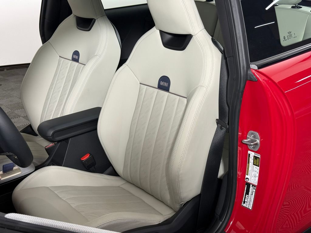 Certified 2025 MINI Cooper S image 18