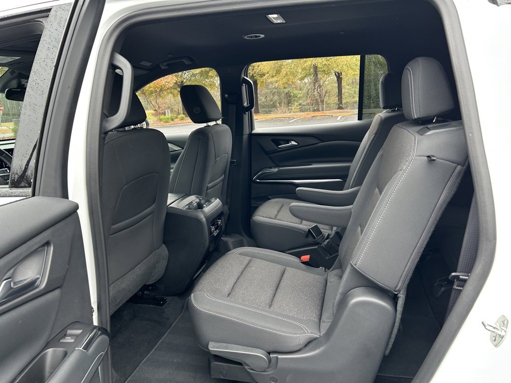 Used 2024 Chevrolet Traverse LT image 39