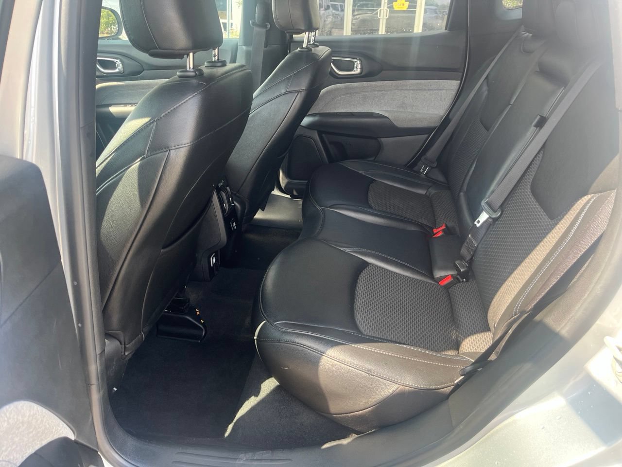 Used 2024 Jeep Compass Latitude AWD/4WD image 11