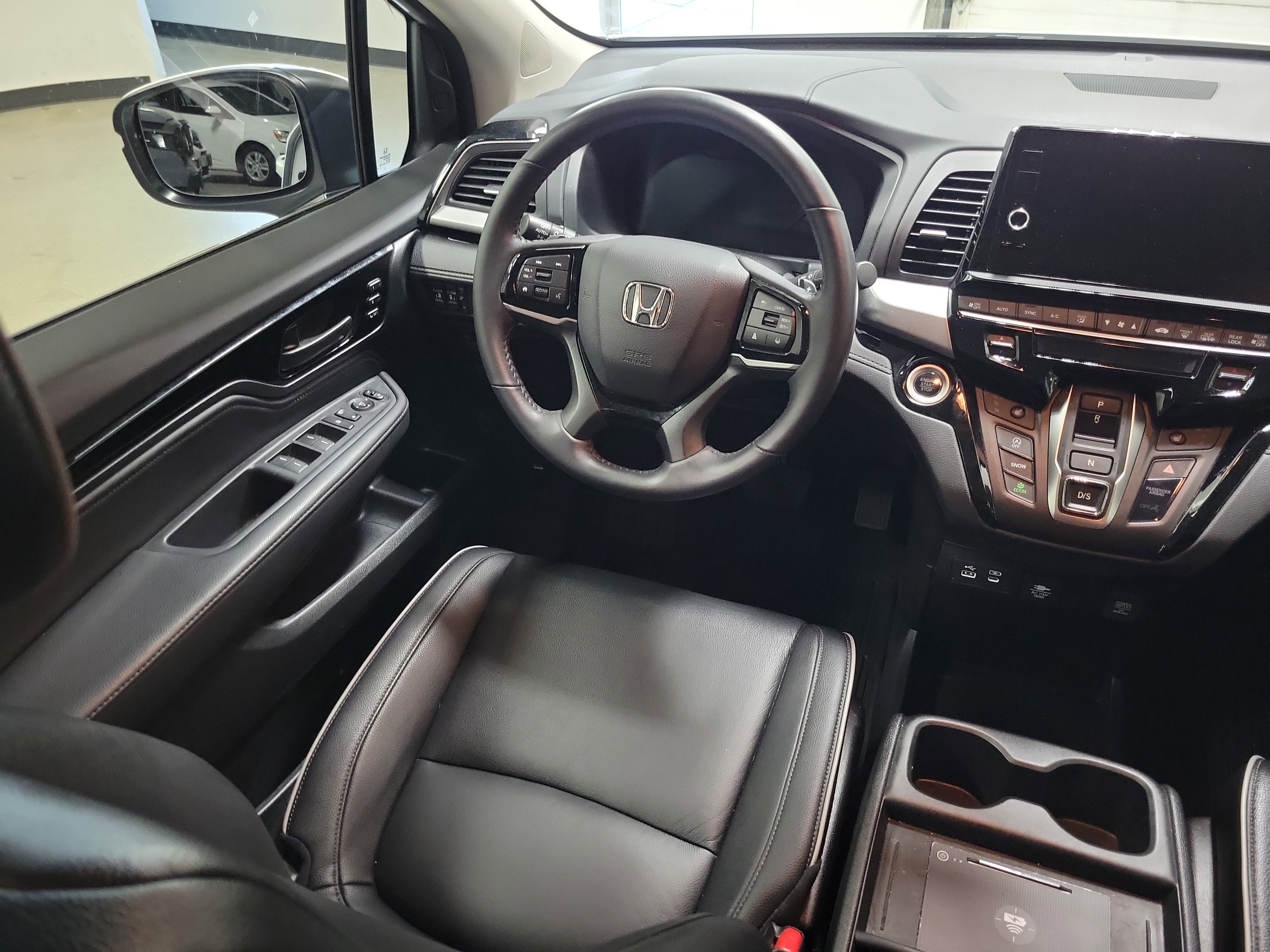 Certified 2025 Honda Odyssey Touring image 17