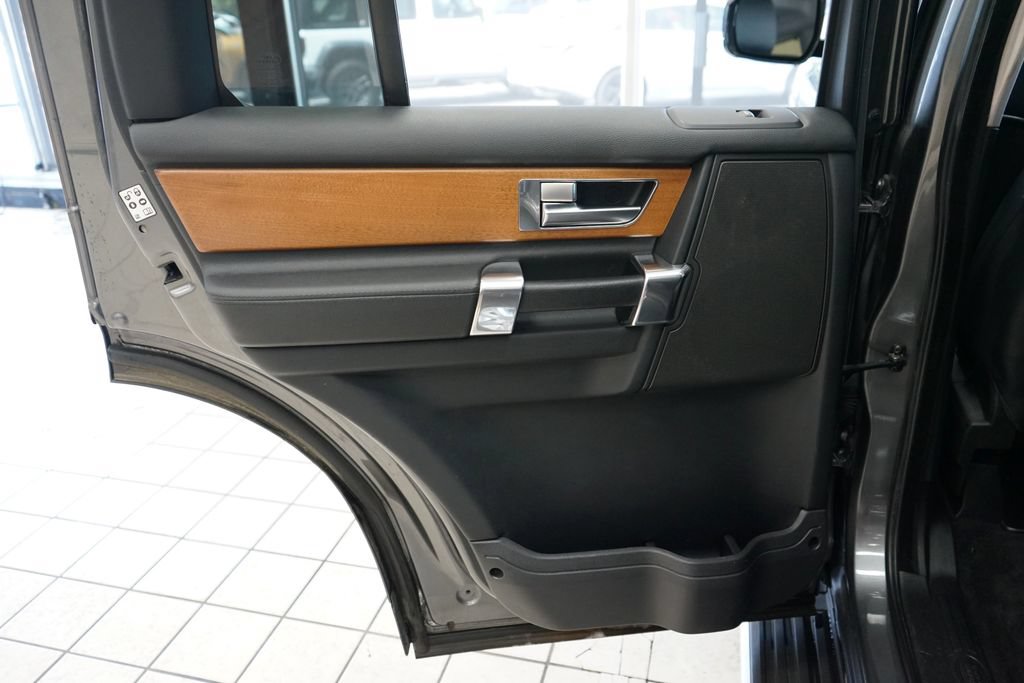 Used 2015 Land Rover LR4 HSE AWD/4WD image 46