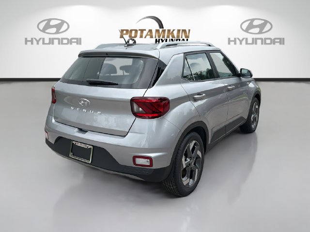 New 2026 Hyundai Venue SEL FWD image 5