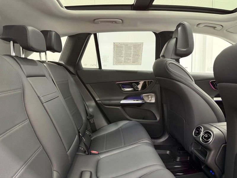 New 2025 Mercedes-Benz GLC 350e 4MATIC image 4