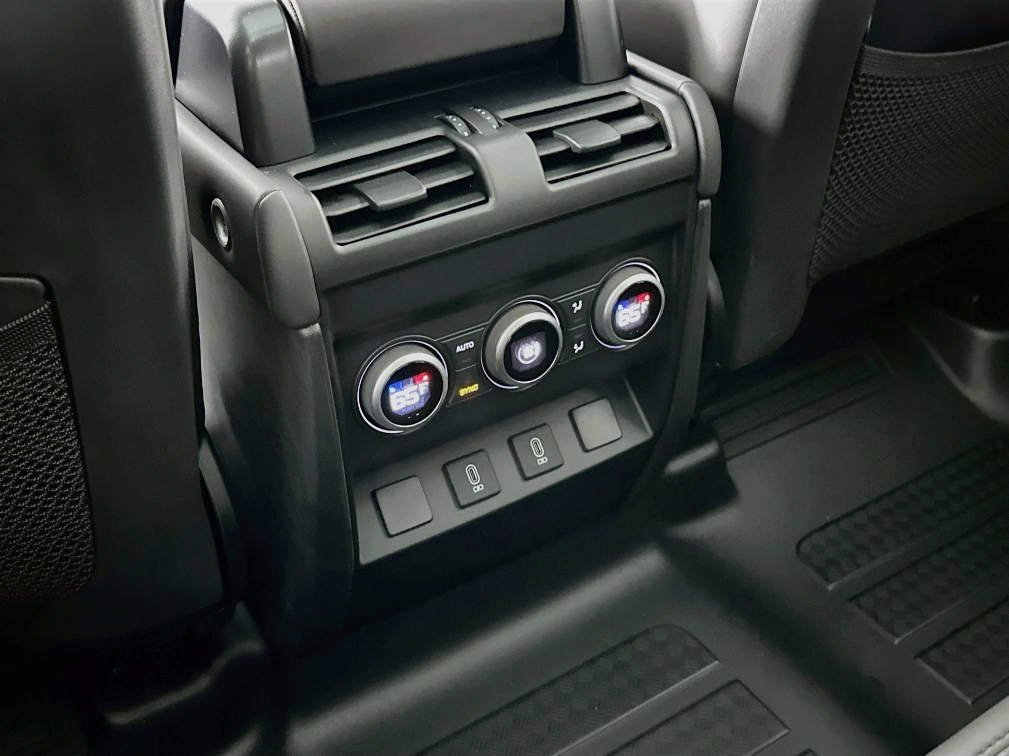 New 2026 Land Rover Defender 110 X-Dynamic SE AWD/4WD image 24