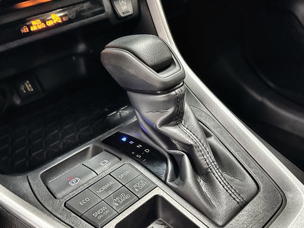 Used 2025 Toyota RAV4 XLE image 22