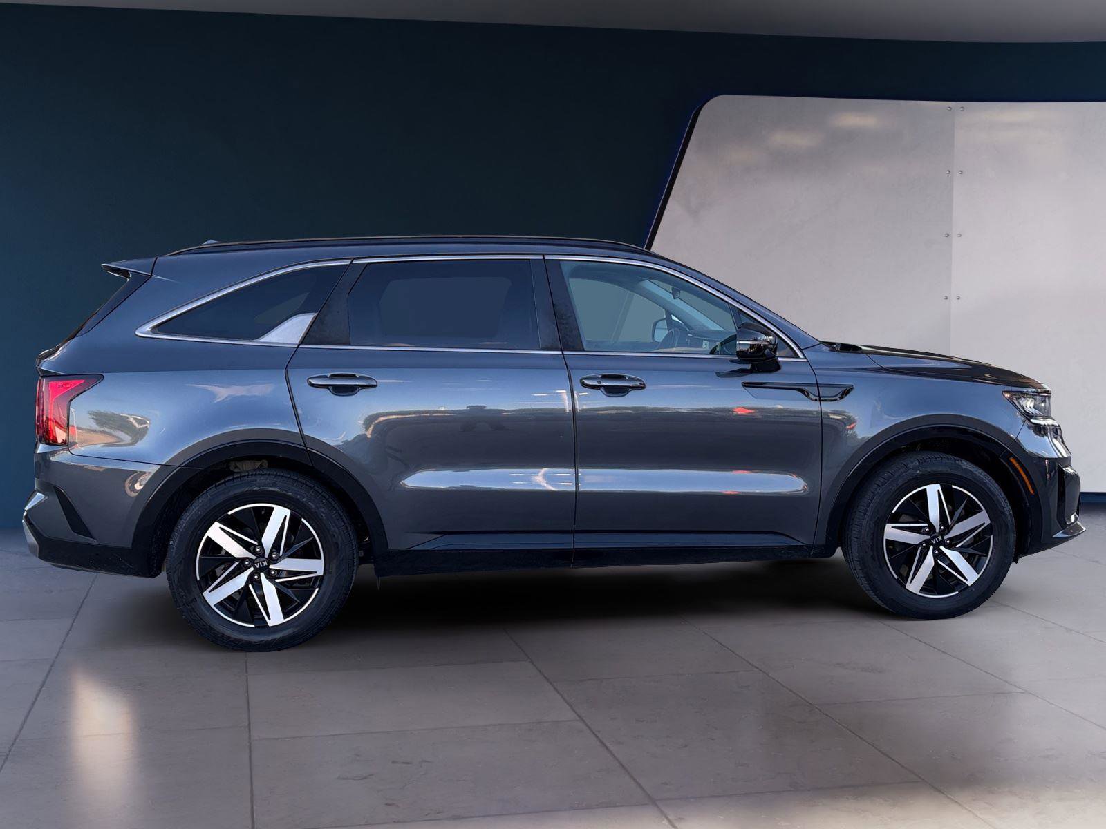 Used 2021 Kia Sorento S FWD image 6