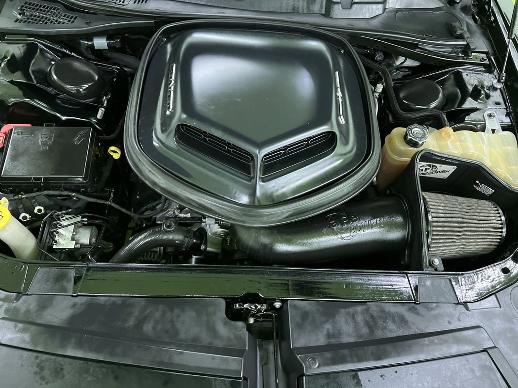 Used 2018 Dodge Challenger R/T RWD image 31