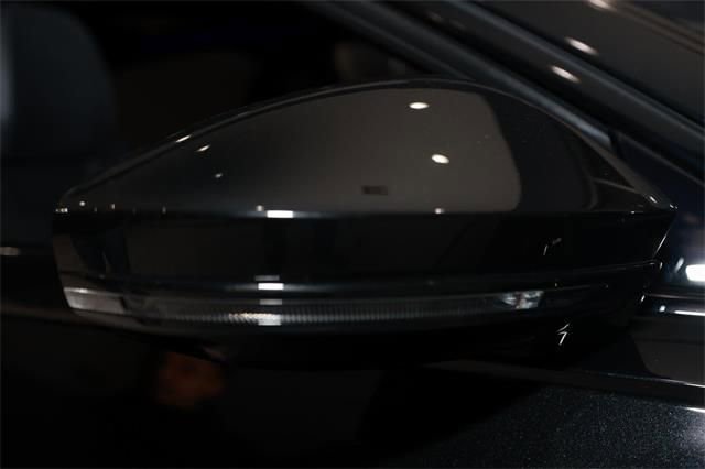 Used 2022 Audi S8 w/ S8 Executive Package image 52