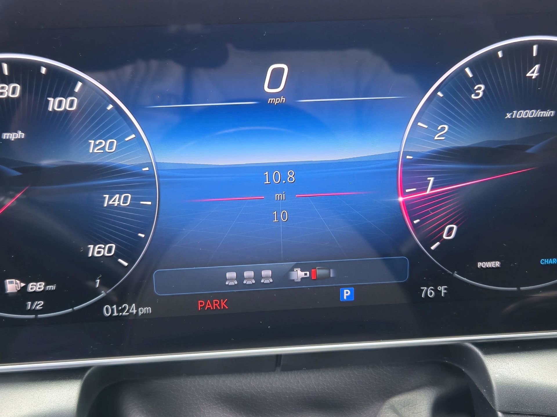 Used 2025 Mercedes-Benz GLC 300 4MATIC image 16