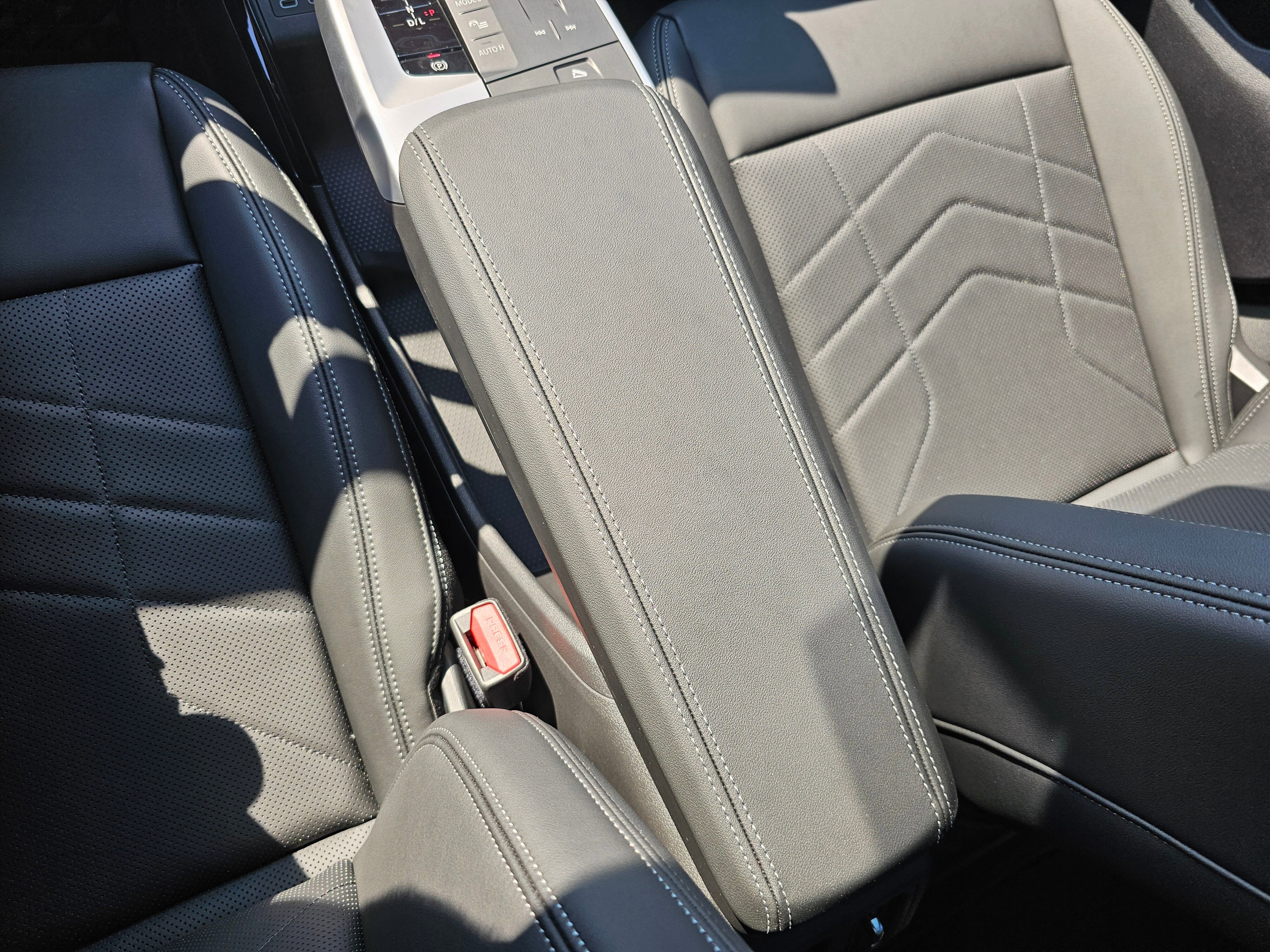 New 2025 BMW X1 xDrive28i w/ Technology Package image 23