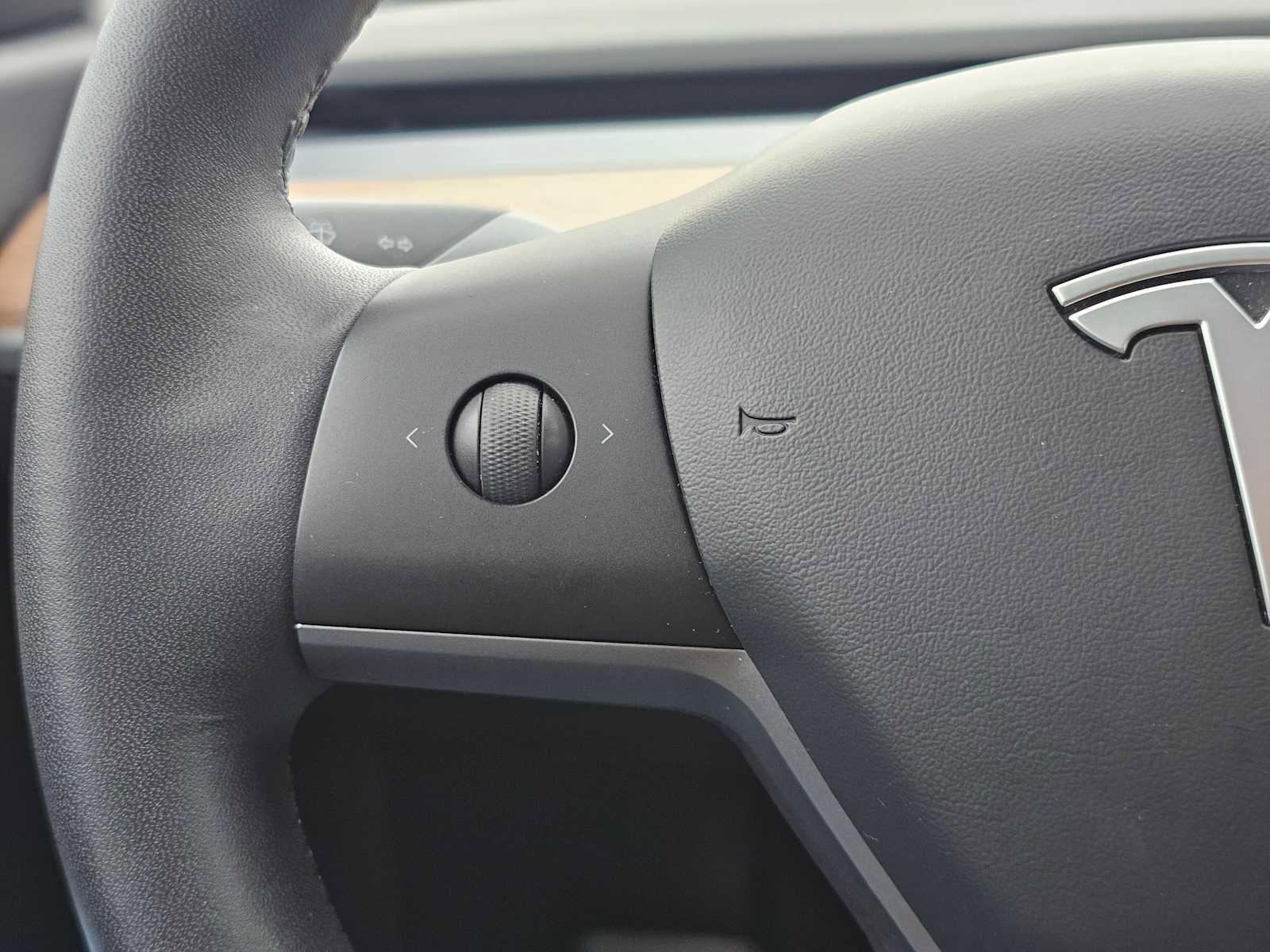 Used 2020 Tesla Model Y Long Range image 35