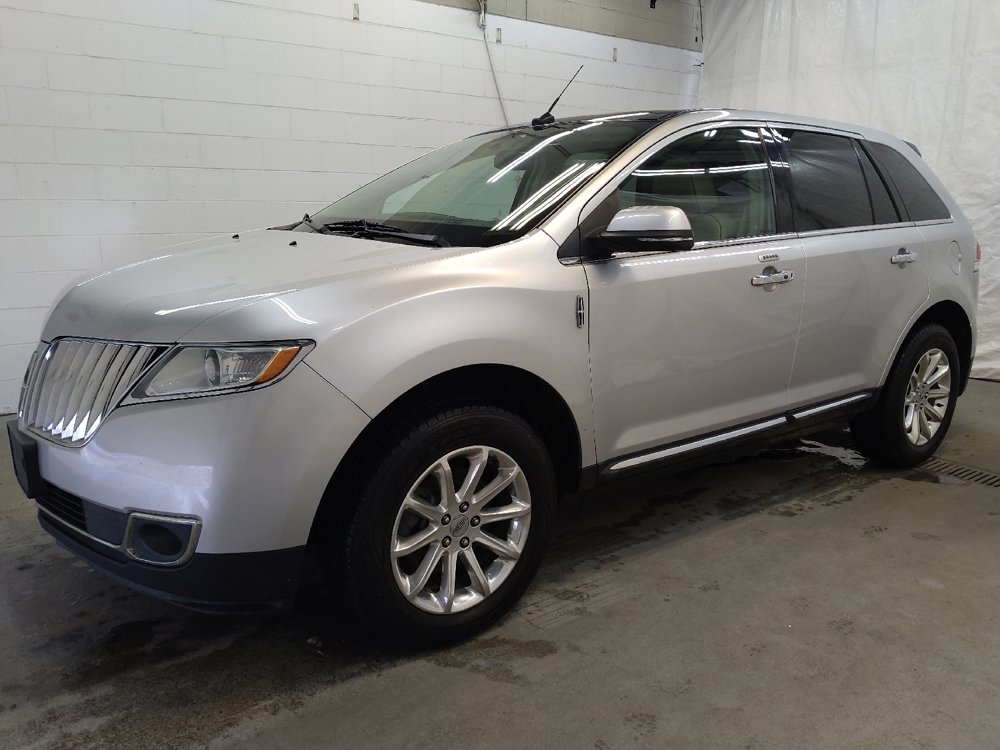 Used 2015 Lincoln MKX AWD w/ Equipment Group 102A image 2