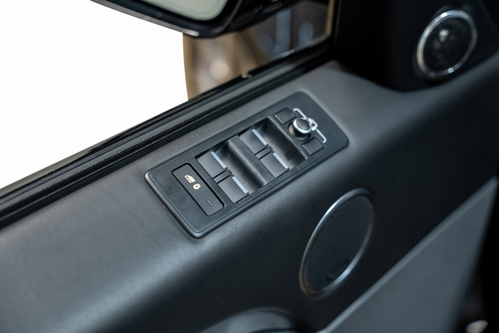 Used 2016 Land Rover Range Rover Sport SVR image 68