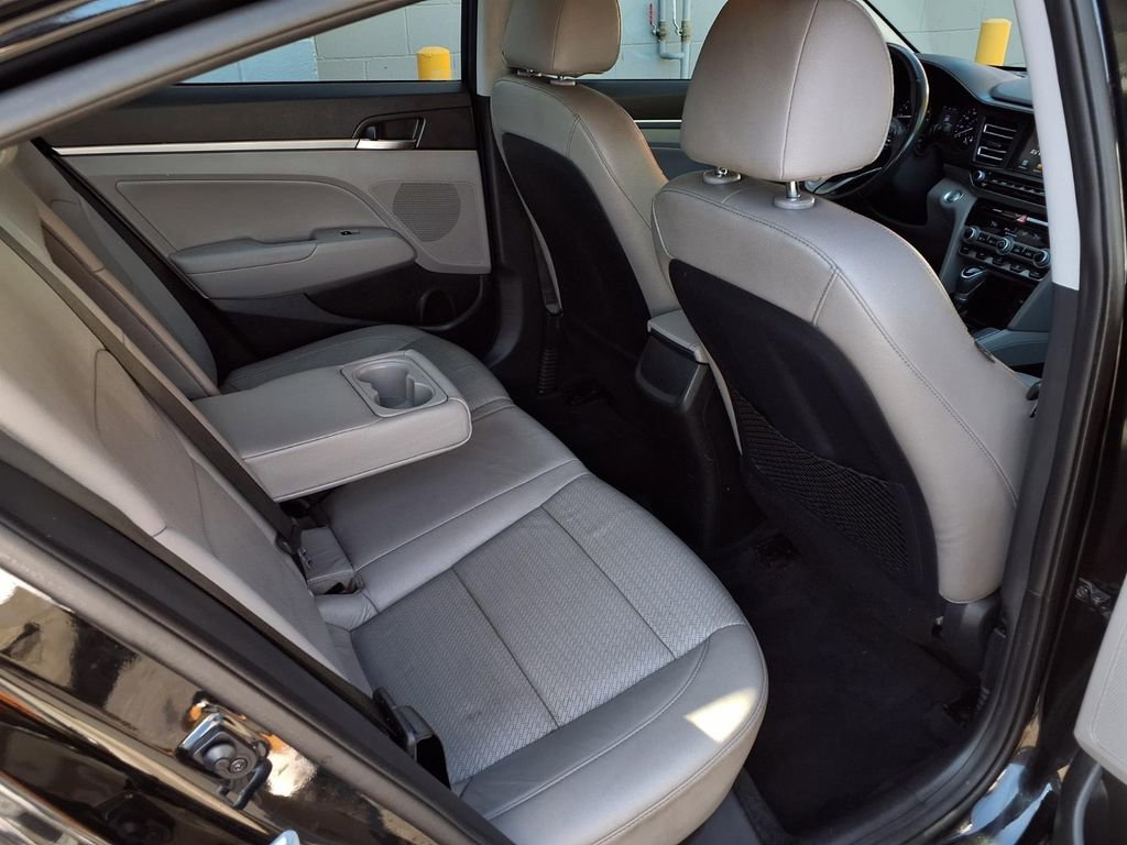 Used 2019 Hyundai Elantra Limited image 21
