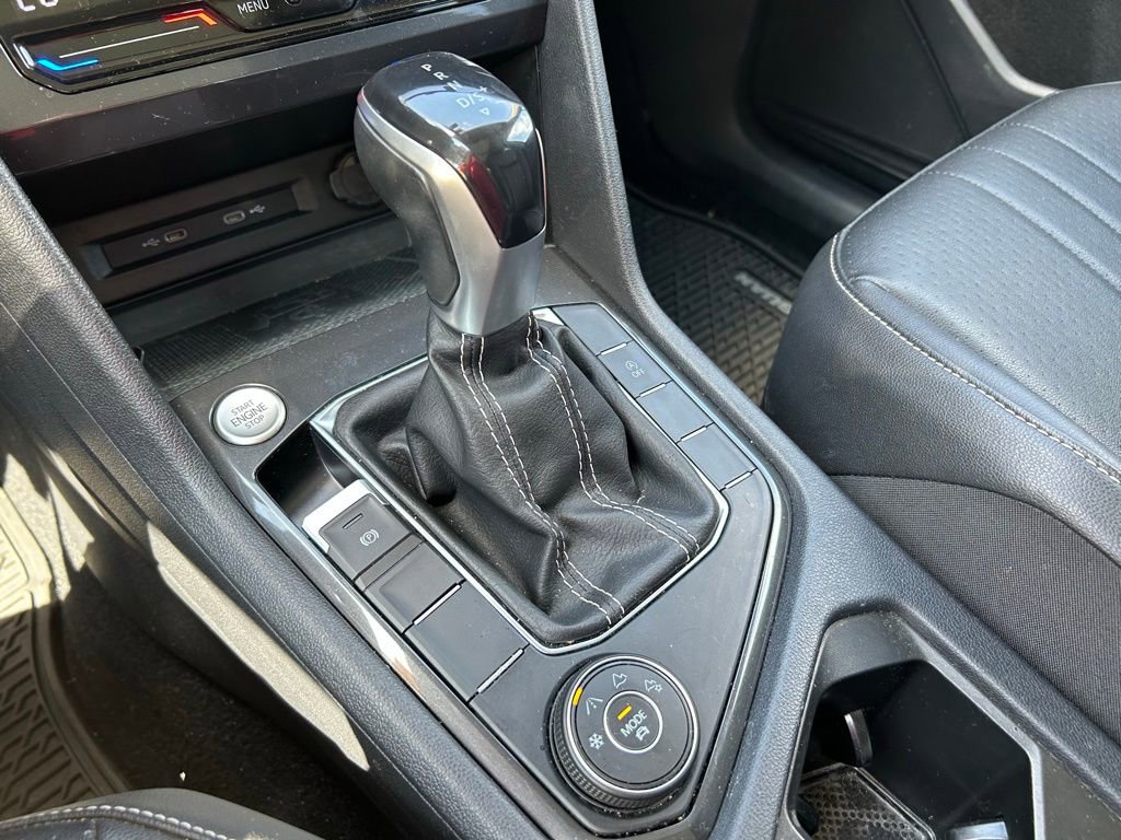 Used 2022 Volkswagen Tiguan SE w/ Panoramic Sunroof Package AWD/4WD image 26