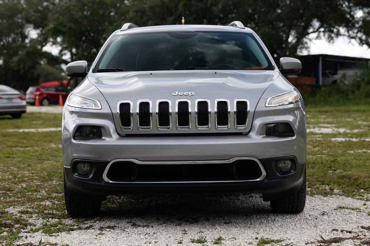 Used 2016 Jeep Cherokee Limited FWD image 19