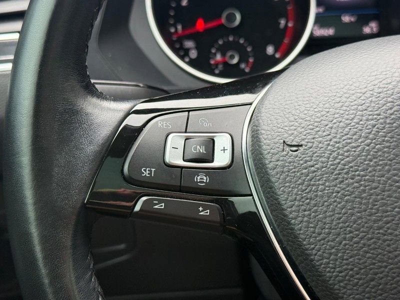 Used 2019 Volkswagen Tiguan SE w/ Panoramic Sunroof Package AWD/4WD image 20
