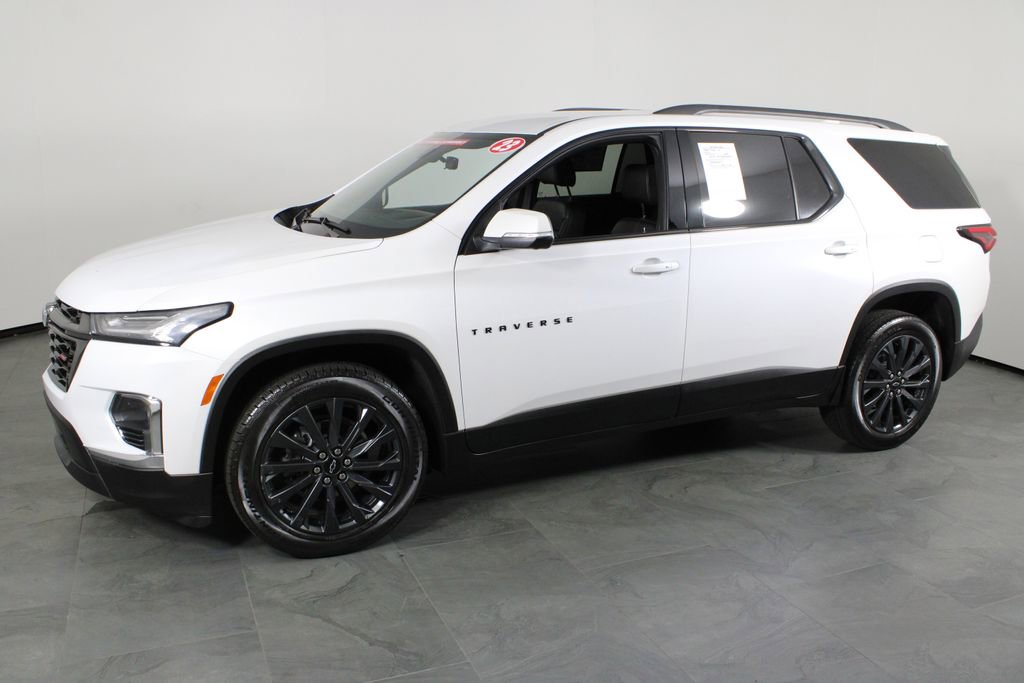 Used 2023 Chevrolet Traverse RS FWD image 11