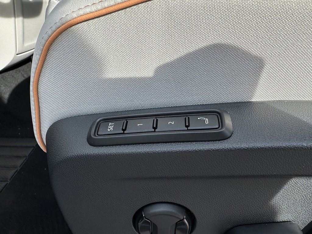 New 2025 Volkswagen ID. Buzz Pro S Plus image 25