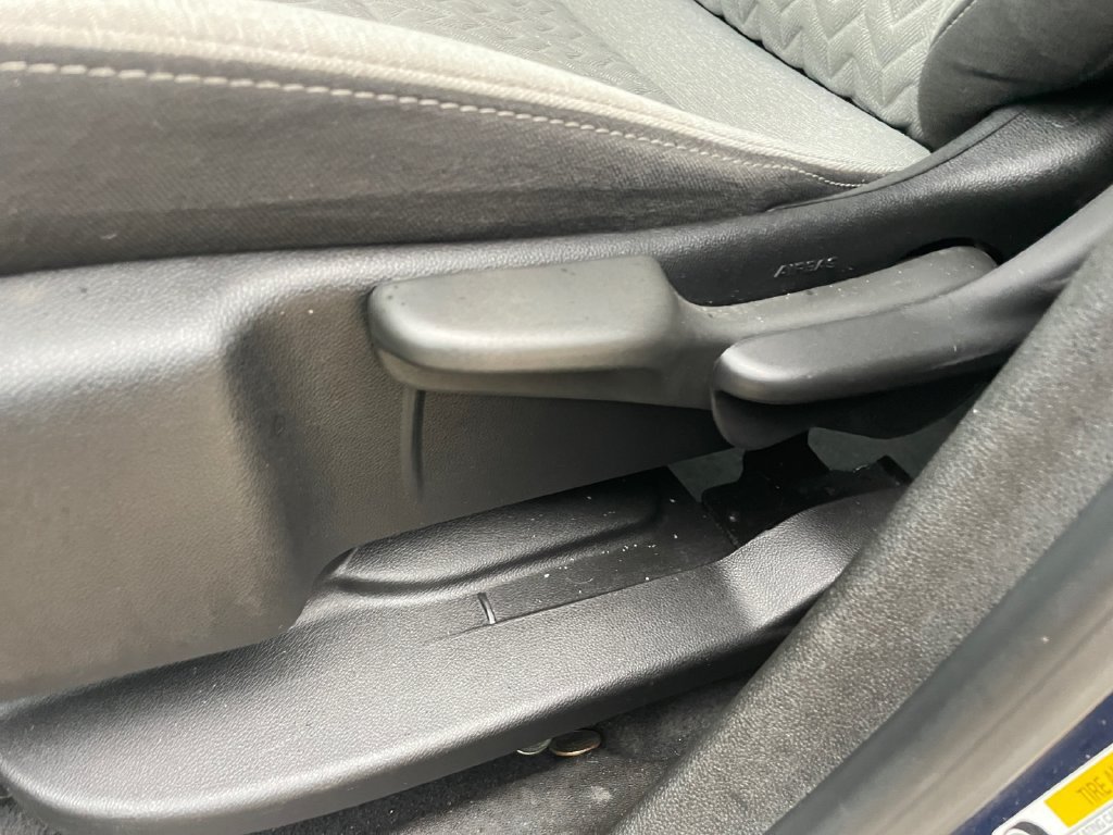 Used 2022 Chevrolet Equinox LS AWD/4WD image 22
