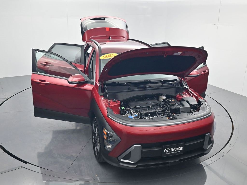 Used 2025 Hyundai Kona SEL image 57
