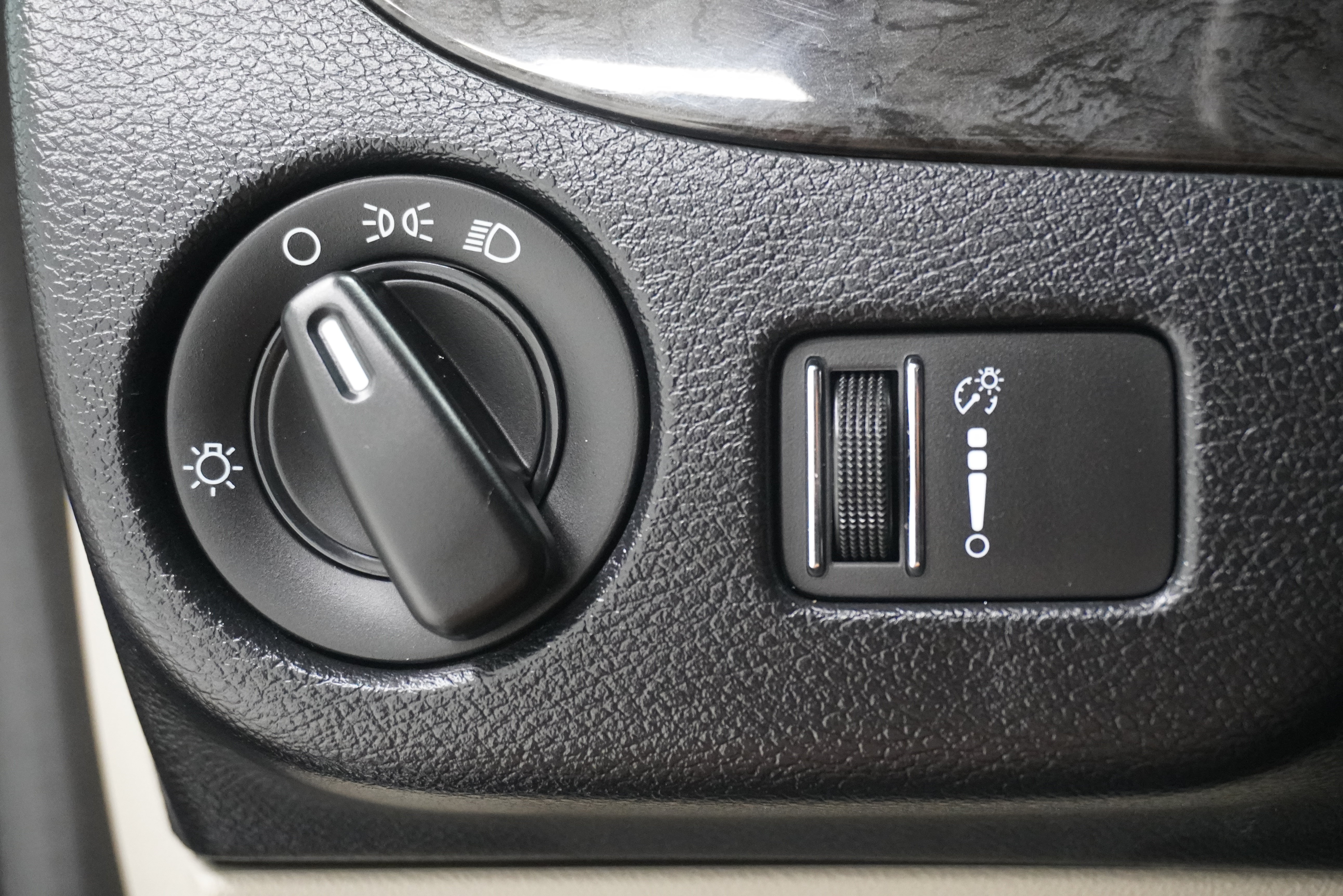 Used 2018 Dodge Grand Caravan SE w/ UConnect Hands-Free Group FWD image 22