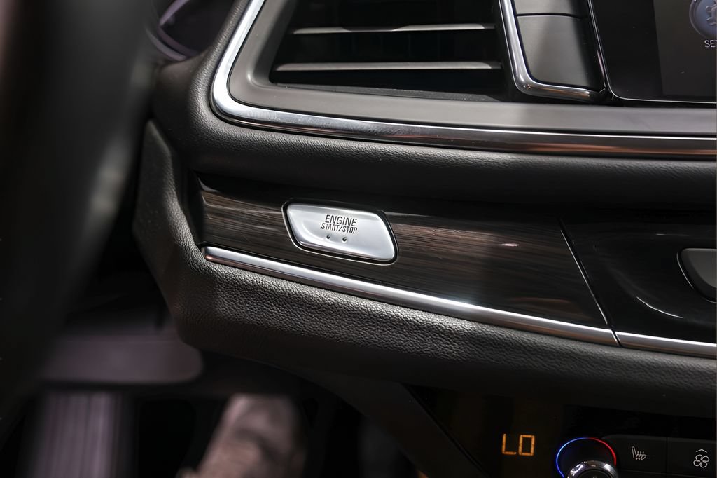 Used 2019 Buick Enclave Essence FWD image 18