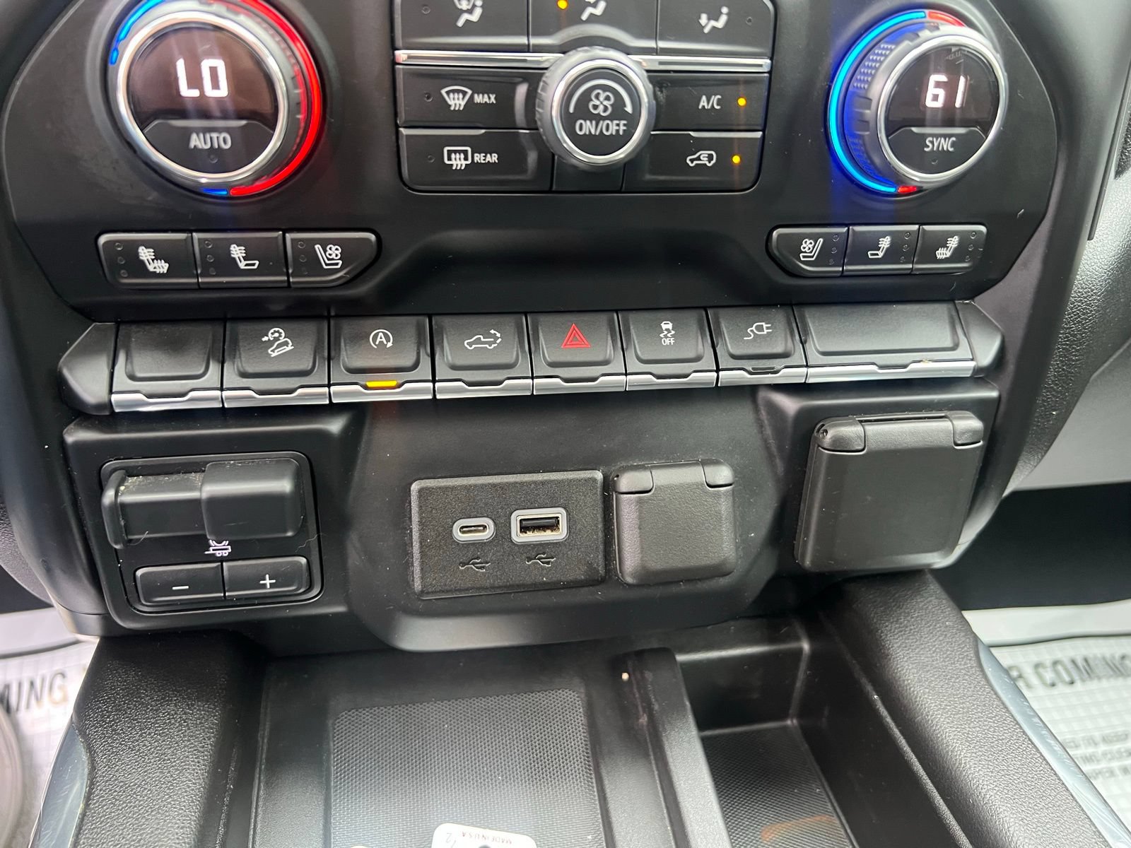 Used 2019 Chevrolet Silverado 1500 LTZ w/ LTZ Convenience Package AWD/4WD image 38