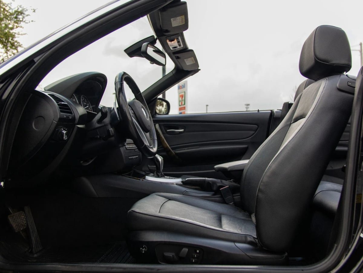 Used 2012 BMW 135i Convertible RWD image 23