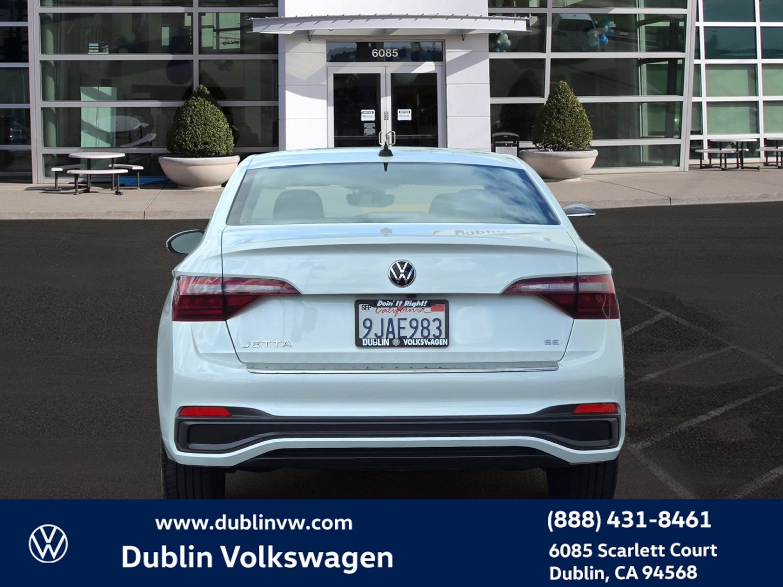 Certified 2023 Volkswagen Jetta SE w/ Panoramic Sunroof Package FWD image 5