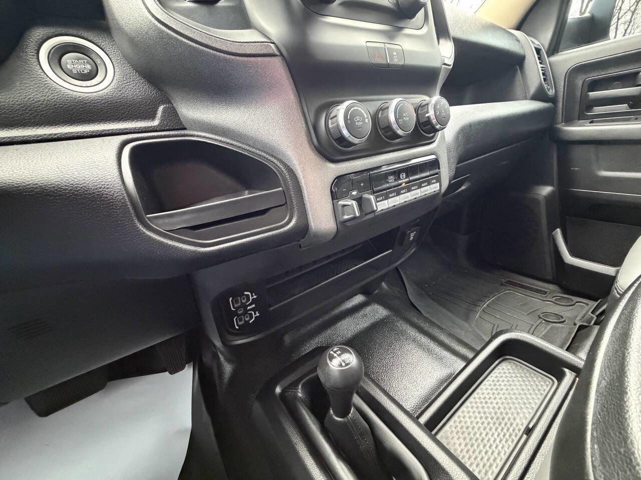 Used 2020 RAM 5500 Tradesman w/ Chrome Appearance Group image 43