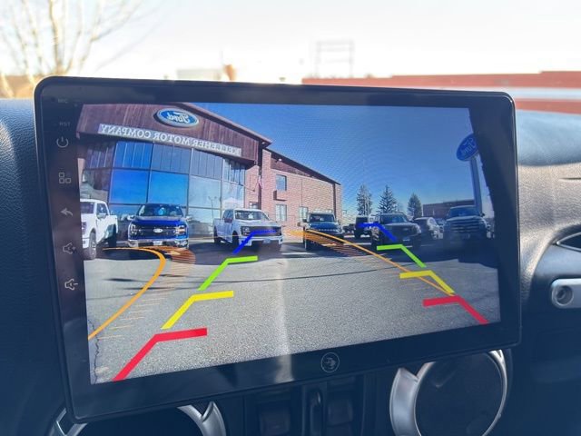 Used 2016 Jeep Wrangler Unlimited Sahara w/ Connectivity Group image 28