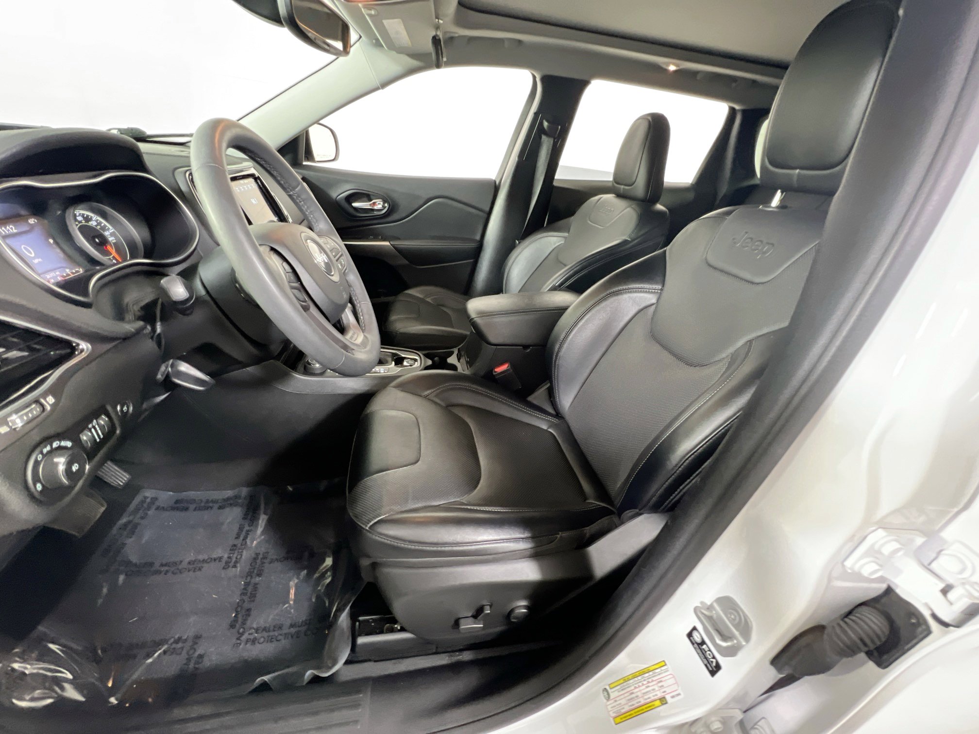 Used 2022 Jeep Cherokee Limited image 19