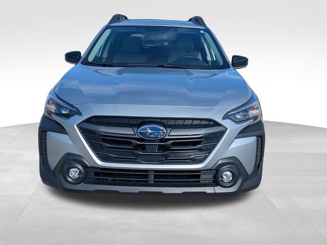 Used 2025 Subaru Outback Premium image 2