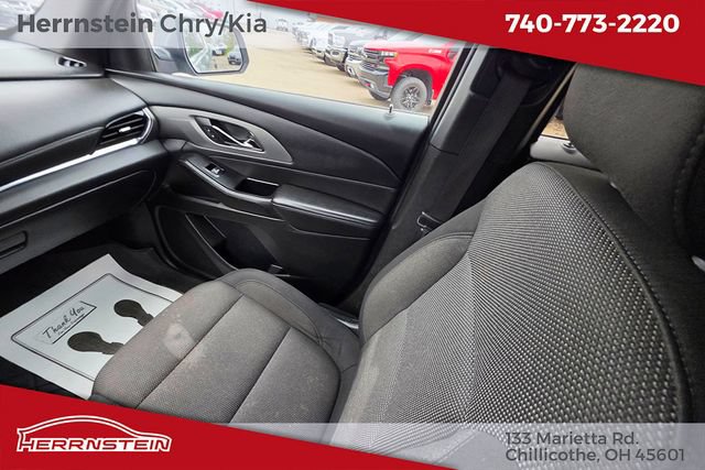 Used 2023 Chevrolet Traverse LT FWD image 11
