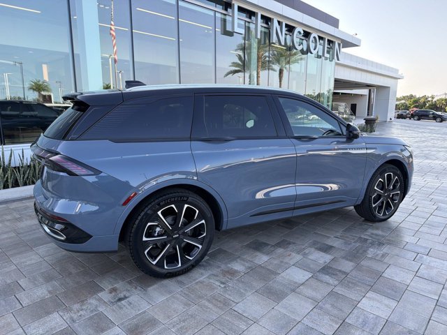 New 2026 Lincoln Nautilus Reserve AWD/4WD image 2