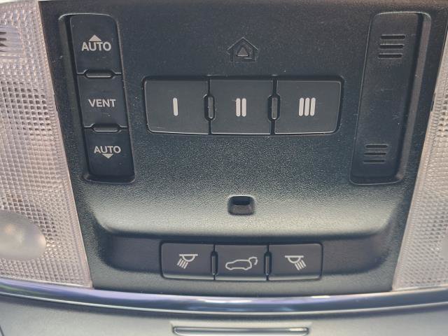 Used 2018 Jeep Grand Cherokee Laredo w/ Security & Convenience Group AWD/4WD image 32
