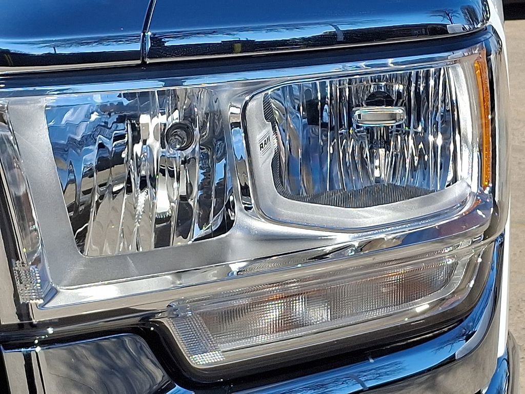 Used 2024 RAM 2500 Tradesman w/ Chrome Appearance Group image 9