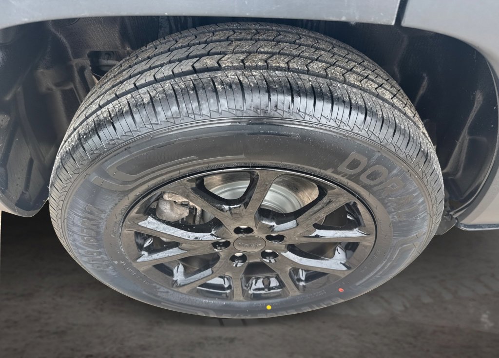 Used 2023 Jeep Cherokee Altitude Lux AWD/4WD image 14