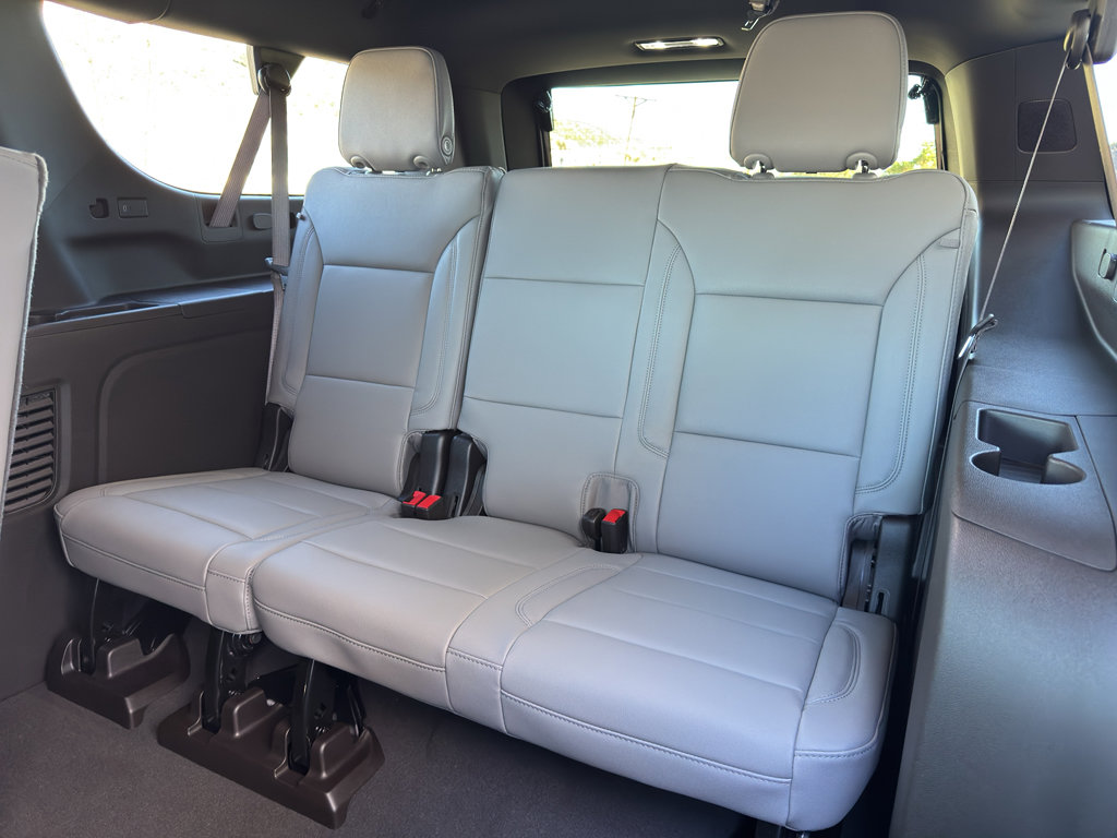 New 2026 Chevrolet Suburban Z71 image 15