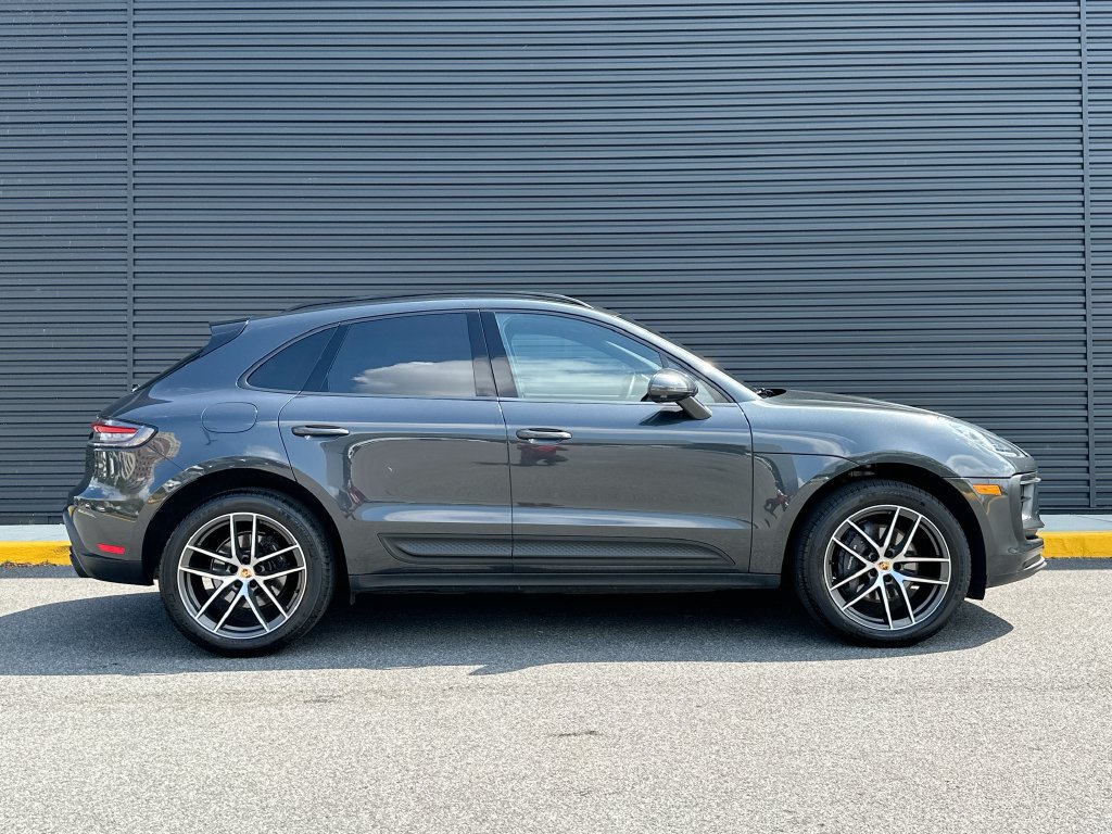 Certified 2024 Porsche Macan w/ Premium Plus Package AWD/4WD image 8
