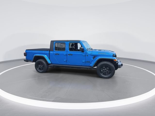 Used 2021 Jeep Gladiator Sport AWD/4WD image 2