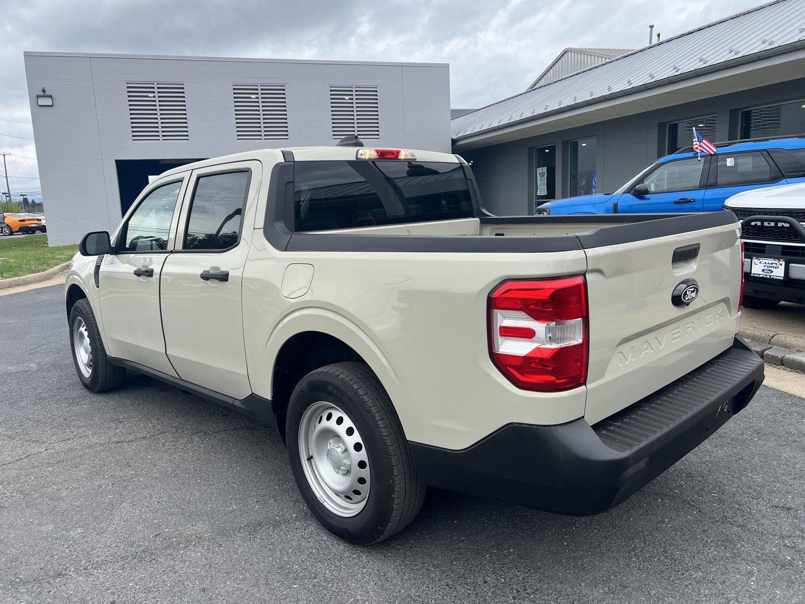 Certified 2025 Ford Maverick XL w/ Equipment Group 101A image 3